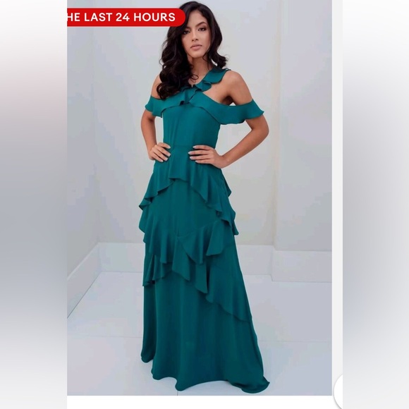 Beautiful ruffle emerald BCBG gown - Picture 1 of 8